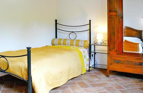 Bolsena Apartment | Flat in Bolsena with heating