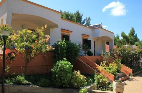 Defensola House | Flat in Vieste with private garden