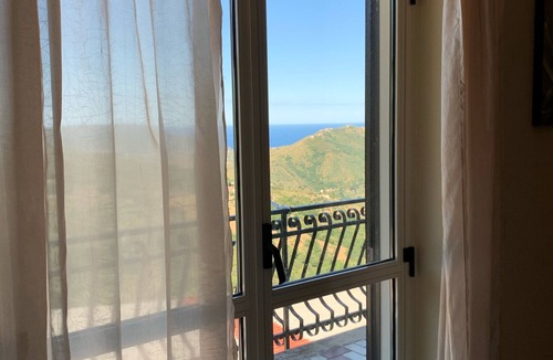 Perdifumo House | Floriana apartment 15 minutes from the sea
