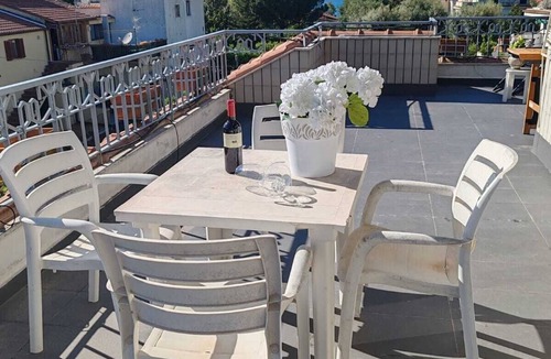 Sant'Agnello House | FLOWERFLY BY THE SEA IN SANT'AGNELLO
