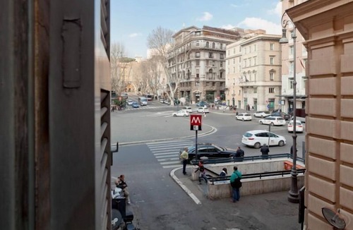Rione II Trevi Apartment | Fontana di Trevi and Spanish Steps. Modern and elegant