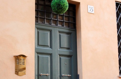 Rione II Trevi Apartment | Fontana di Trevi and Spanish Steps. Modern and elegant