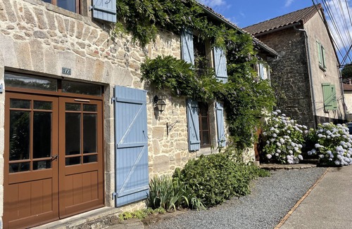 La Chapelle Montbrandeix House | Former rustic bakery, four bedrooms, with pool in idyllic village