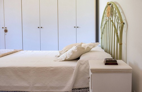 Miano Bed & Breakfast | Framí b&b. Comfort and relaxation surrounded by greenery, between the sea and the mountains.