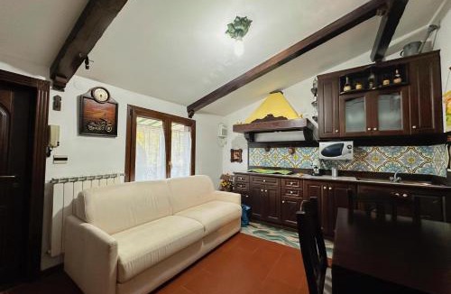 Castel di Sangro Apartment | FREE PARKING - La Bianca Neve Cottage