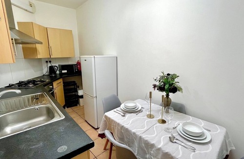 Fulham Broadway Apartment | Fulham Broadway Apartment by PrimeCityHosts