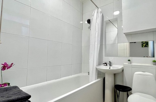 Fulham Broadway Apartment | Fulham Broadway Apartment by PrimeCityHosts