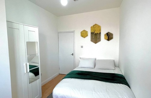 Fulham Broadway Apartment | Fulham Broadway Apartment by PrimeCityHosts