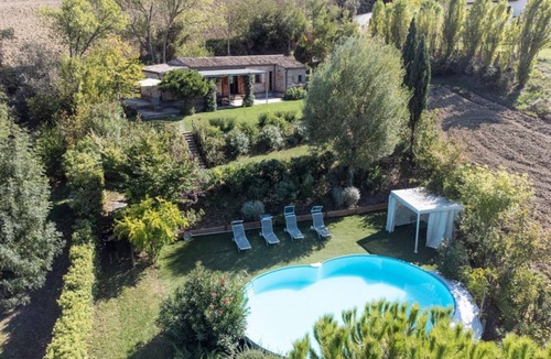 Ostra Villa | Fully private fenced villa with pool – ideal for families, pet friendly