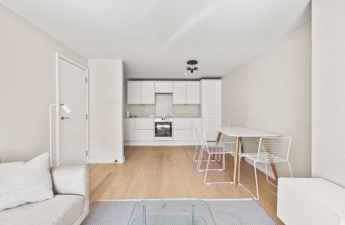 Belgravia Apartment | Functional Belgravia 2BR Flat Near Victoria