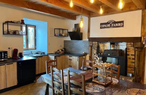Thouron House | Gîte Charmant La Combette