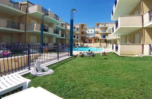 Foggetta Apartment | G.Bay D02 - Ground floor apartment with balcony, hill view