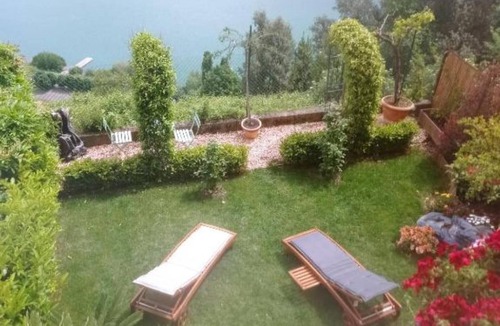 Castel Gandolfo Apartment | Garden with Lake View and Vasco Jacuzzi 1 min from Old Town
