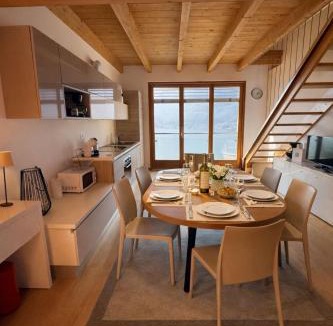 Quartiere XXIV Don Bosco Apartment | Gardenia stunning lake view