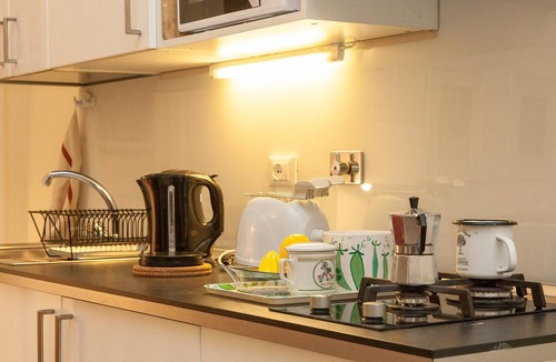 Rione XI Sant'Angelo Apartment | Ghetto Garden Apartment