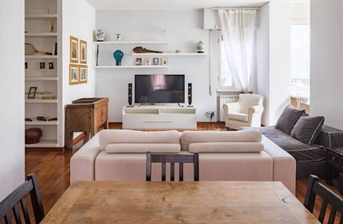 Gianicolense Apartment | Gianicolo Elegant Art Oasis