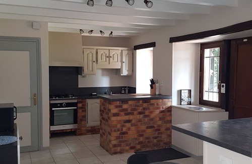Saint-Pardoux-le-Neuf House | Gite* all comforts 10 min from Ussel.