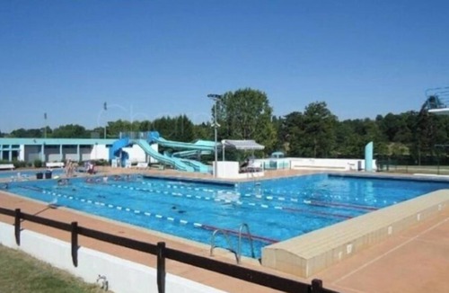 Oradour-Fanais House | Gite des Roses Sleeps 6 with Gardens