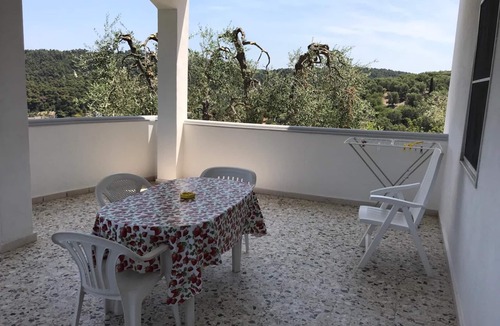 Vico del Gargano Apartment | Giulietta apartment with sea view and garden with pets allowed