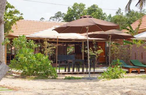 Cua Can Village Hotel | Gold Sand Beach Bungalow