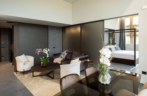 Naples Hotel | Gold Tower Lifestyle Hotel