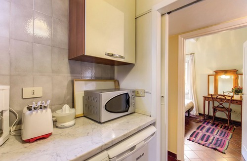 Rione VII Regola Apartment | Gorgeous penthouse with terrace near Piazza Navona