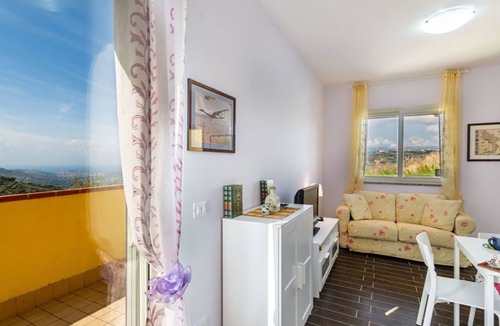 Laureana Cilento Apartment | 'Granatapfel' mit Pool by Interhome