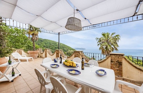 Pisciotta Villa | Grandma Angela's villa sea view