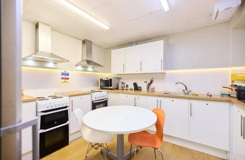 Westminster Apartment | Great Value Double Room Near Buckingham Palace & St James's Park