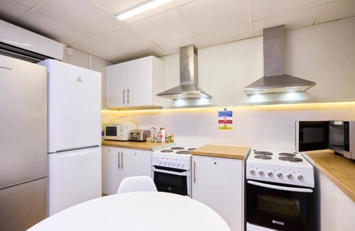 Westminster Apartment | Great Value Double Room Near Buckingham Palace & St James's Park