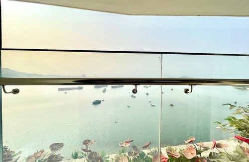 Hon Gai Apartment | GREEN HOME (SEA VIEW, FREE laundry, Balcony, Center)