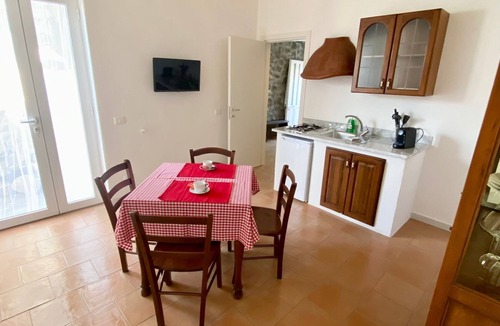 Panza Apartment | "Greta's cottage," with garden, swimming pool and spa hot tub