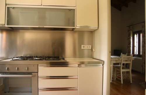 Ospedaletto di Istrana Apartment | 'Grimilda' Apartment with Shared Pool, Wi-Fi and Air Conditioning