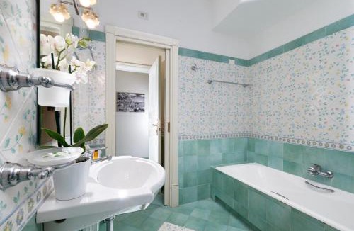 Sant'Agata sui Due Golfi Bed & Breakfast | Groove'n'Grove