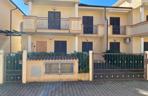 Villapiana Apartment | Ground-floor villa with reserved parking space a stone's throw from the sea