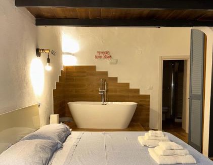 Naples Apartment | Guarracino - Real Suite Capodimonte