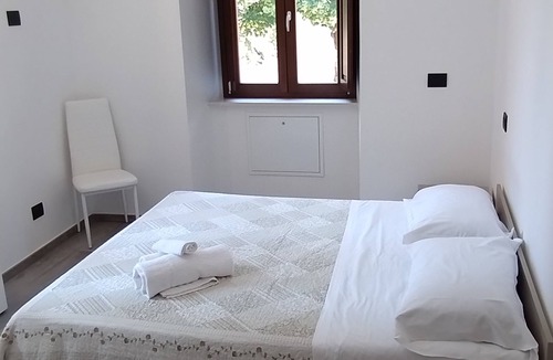 L'Aquila Apartment | Guest House "La Casa del Mandatario" Int. 4