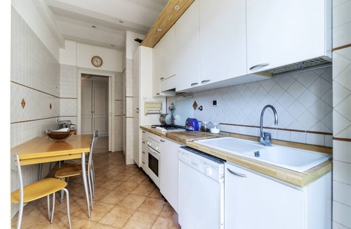 Trionfale Apartment | GuestHost - Elegant and comfortable 140sqm apartment that can accommodate up to 6 people. Located on the 2rd floor, with a lift (not suitable for disabled), of a building located few steps away from Cipro Metro Stop, the property is 12 minutes walk away