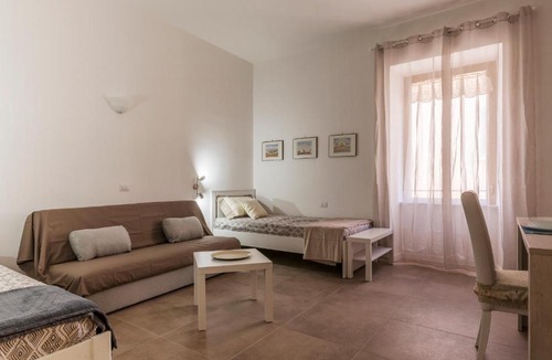 San Lorenzo Apartment | GuestHost - San Lorenzo Modern Flat