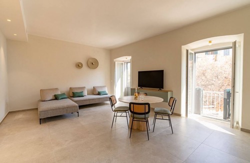 Trani Apartment | GuestHost - Stylish and comfortable of approximately 55 sqm apartment, accommodating up to 4 people, on the first floor of a four-story building with NO elevator (access via stairs).The property is located a stone's throw from Trani's city center and the