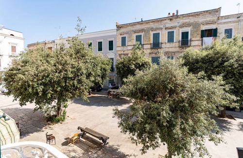 Trani Apartment | GuestHost - Stylish and comfortable of approximately 55 sqm apartment, accommodating up to 4 people, on the first floor of a four-story building with NO elevator (access via stairs).The property is located a stone's throw from Trani's city center and the