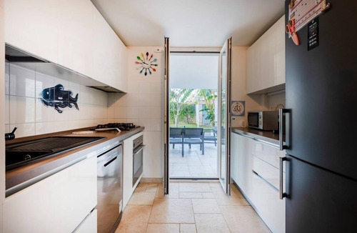 Municipio 5 Villa | GuestHost - Wonderful villa on two levels, 125 sqm, comfortably hosting 6 people. Modern, carefully designed furniture creates a relaxing, paradisiacal atmosphere. Located just 2 minutes' walk from Palese seafront, near the famous Titolo and Moretti beac