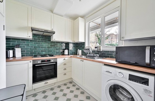 Islington Apartment | GuestReady - Cosy and bright home in Islington
