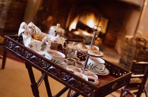Lussac-les-Chateaux Hotel | Hôtel Les Orangeries