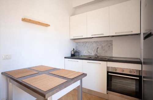 Avellino Apartment | Habitat 825 - Free Parking