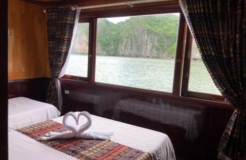 Cat Hai Boat Rental | Halong Ocean Cruise 8