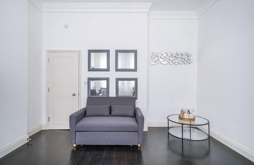 Brompton & Hans Town Apartment | Hans Road Flat