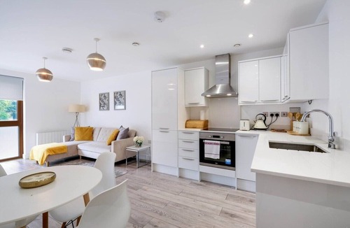 Bushey Apartment | Harry Potter | Garden Flat | Free Parking | 2 Bed