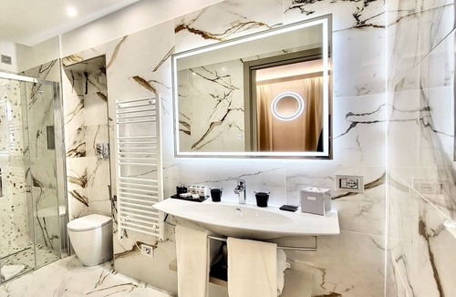 Rione II Trevi Hotel | Harry's Bar Trevi Hotel & Restaurant