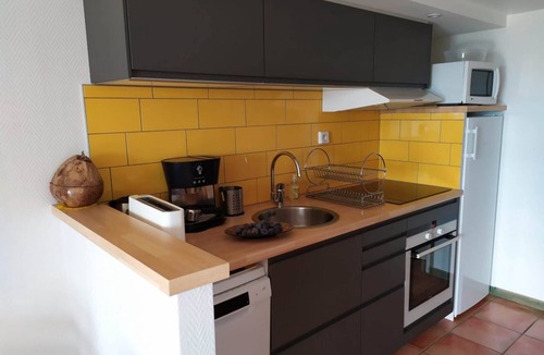 Chatel-Guyon Apartment | Haven of peace with garden and view - au Bouillat d'Anty